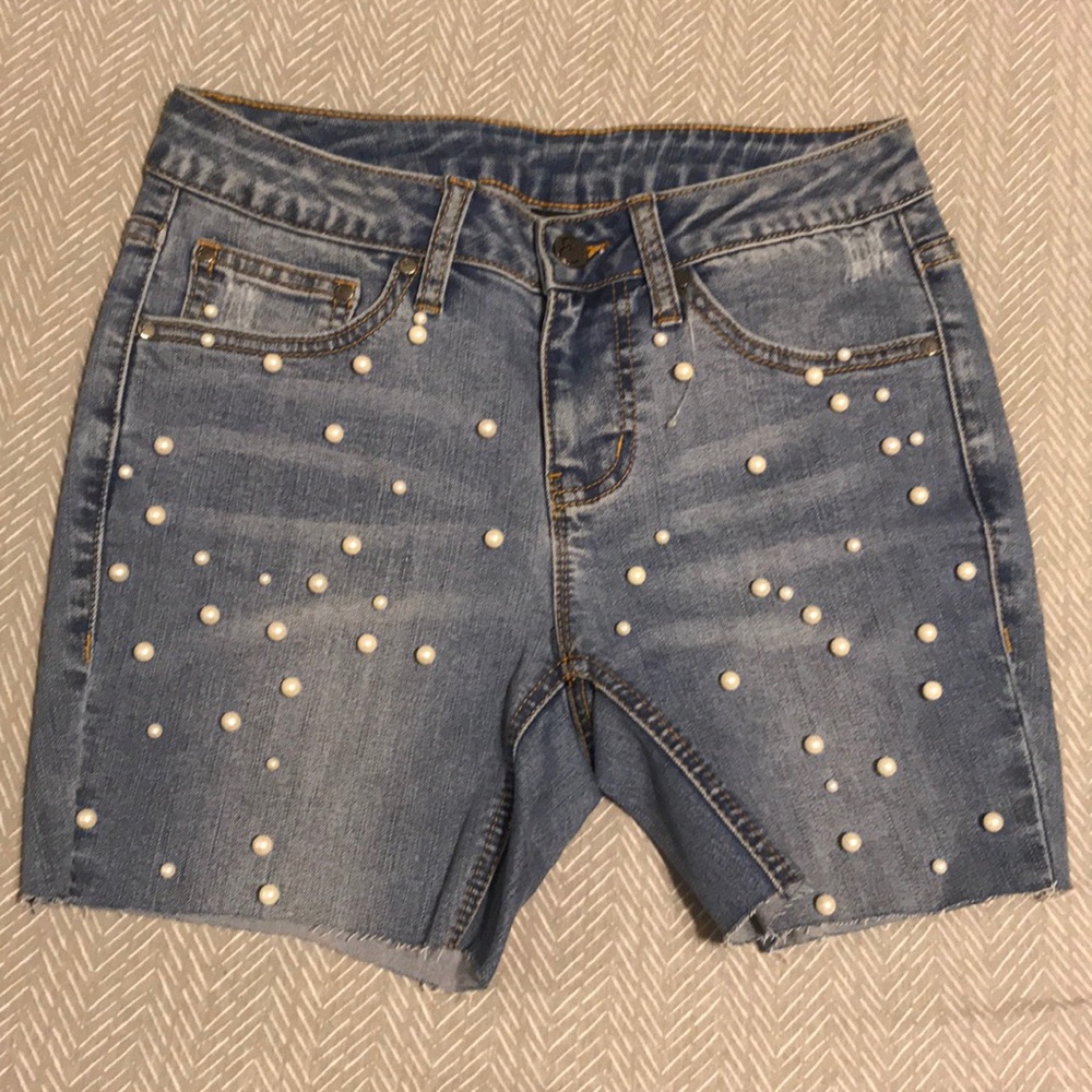 Brand new without tags Earl Jeans pearl shorts